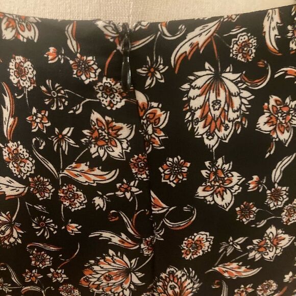 Vince Camuto Sleeveless Long Floral Dress - Picture 2 of 10